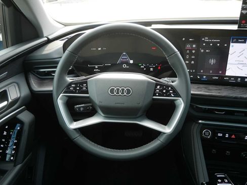 Used 2025 Audi Q5 Premium Plus w/ Premium Plus AWD/4WD image 11