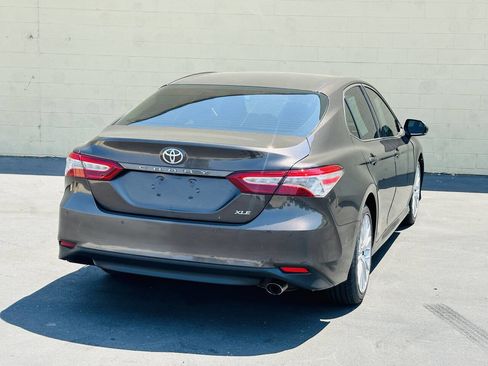 Used 2018 Toyota Camry XLE image 4