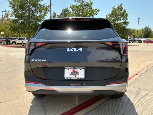 Used 2026 Kia Sportage LX FWD image 7