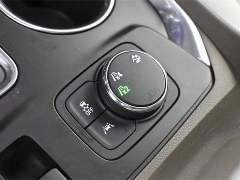 Used 2020 Chevrolet Traverse LT w/ LPO, Floor Liner Package image 28