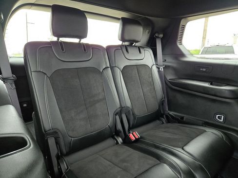 Used 2025 Jeep Grand Cherokee L Laredo image 25