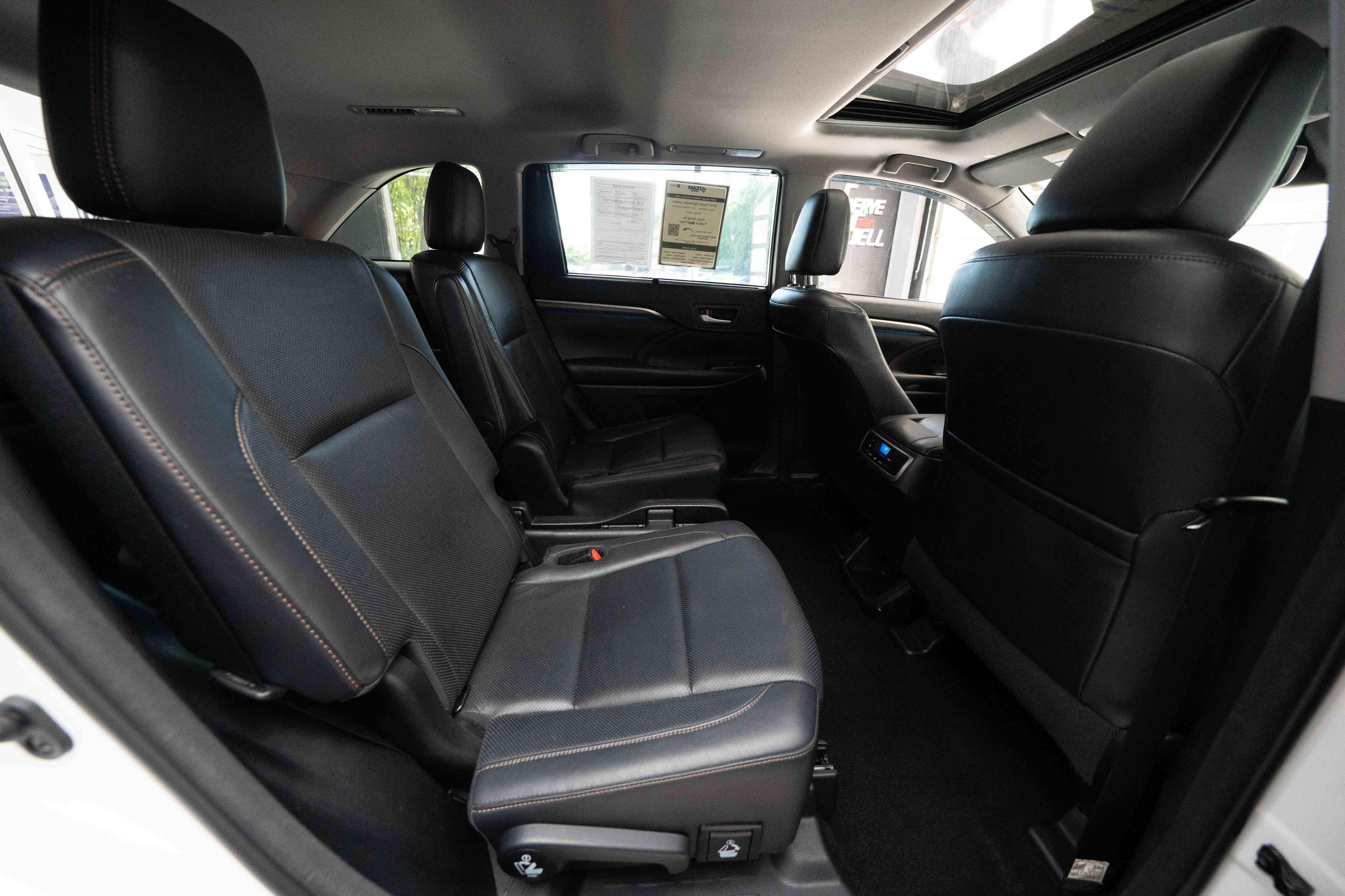 Used 2018 Toyota Highlander Limited AWD/4WD image 25
