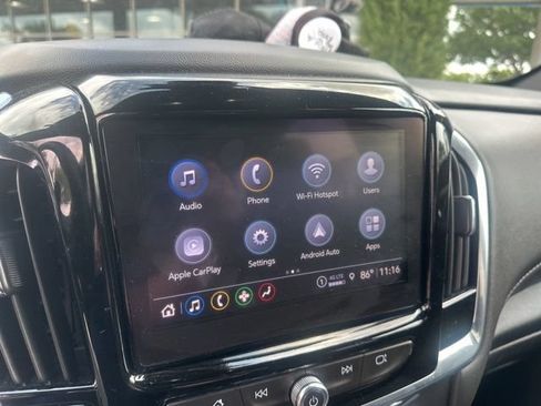 Used 2023 Chevrolet Traverse LT FWD image 14