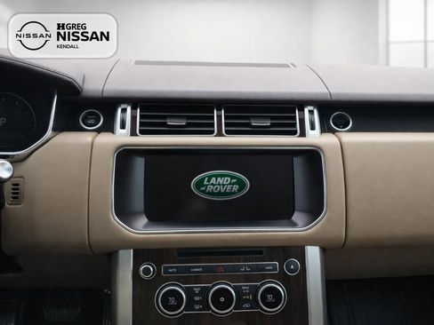 Used 2017 Land Rover Range Rover HSE image 9