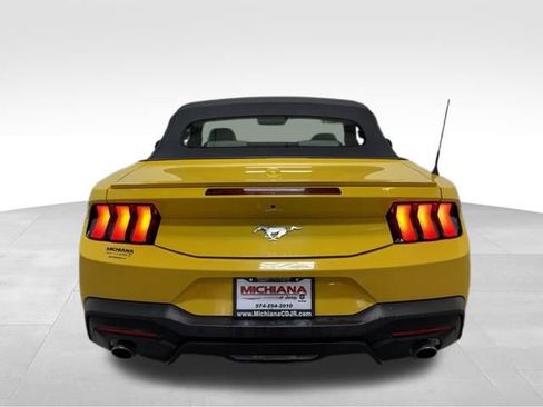 Used 2024 Ford Mustang Premium image 8