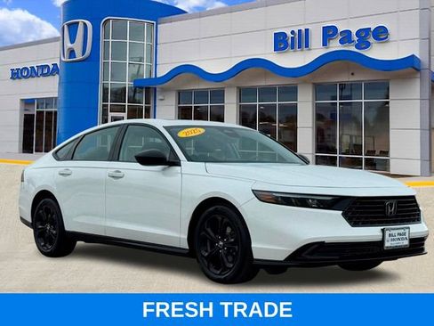 Certified 2025 Honda Accord SE image 1