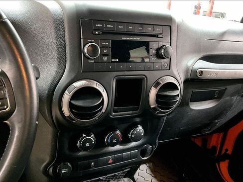 Used 2013 Jeep Wrangler Sport AWD/4WD image 28