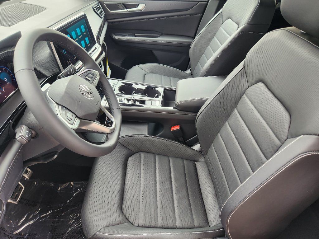 New 2026 Volkswagen Atlas Cross Sport SEL R-Line AWD/4WD image 3