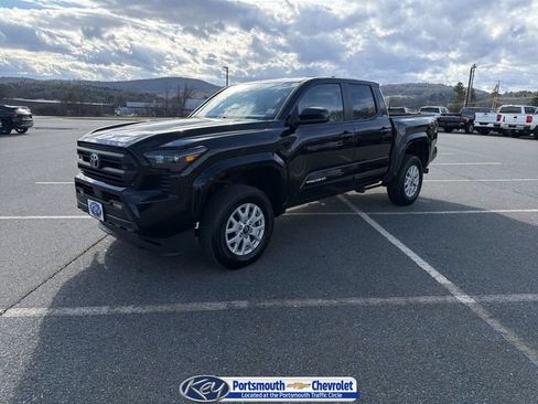 Used 2024 Toyota Tacoma SR5 AWD/4WD image 1
