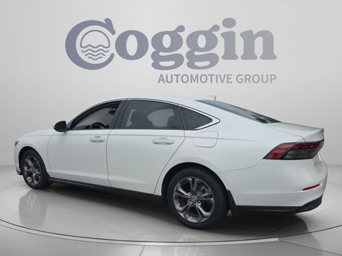 Certified 2023 Honda Accord EX image 3