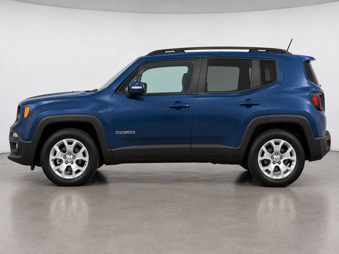 Used 2018 Jeep Renegade Latitude w/ Cold Weather Group AWD/4WD image 2