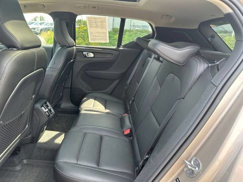Used 2024 Volvo XC40 B5 Plus w/ Protection Package Premier AWD/4WD image 25