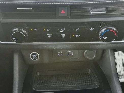 Used 2021 Nissan Rogue S FWD image 16