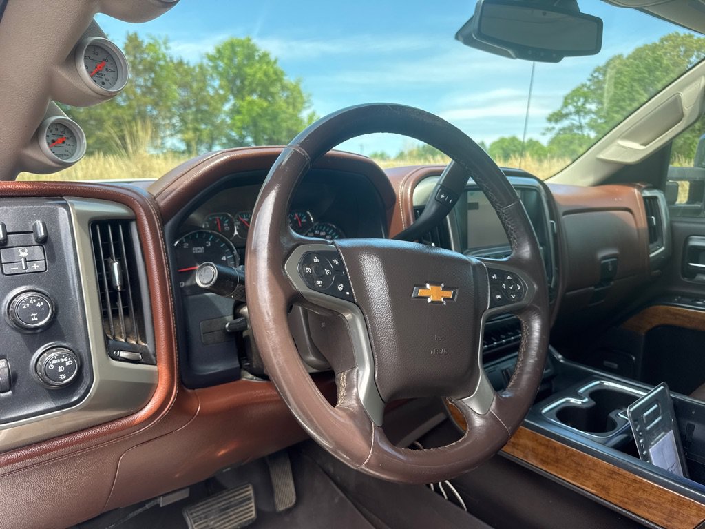 Used 2015 Chevrolet Silverado 2500 High Country w/ Duramax Plus Package AWD/4WD image 14
