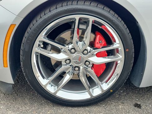 Used 2019 Chevrolet Corvette Stingray Coupe w/ 2LT Preferred Equipment Group RWD image 17