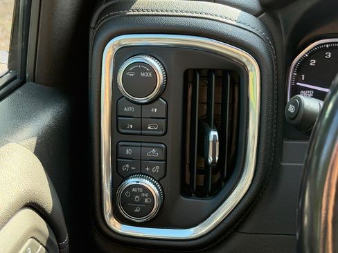 Used 2021 GMC Sierra 1500 SLT w/ SLT Premium Plus Package AWD/4WD image 16