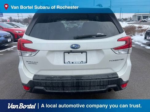 Used 2022 Subaru Forester Premium image 5