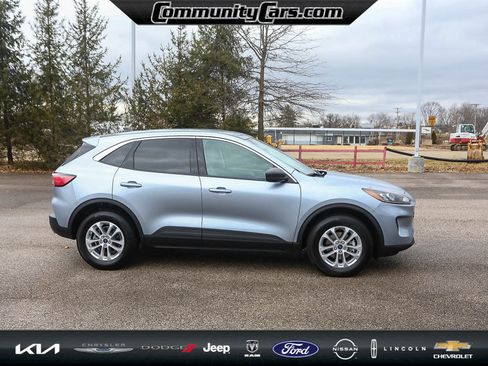 Used 2022 Ford Escape SE image 8