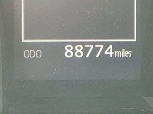 Used 2019 Toyota Camry LE FWD image 20