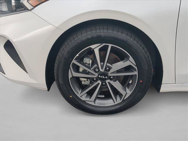 Used 2024 Kia Forte LXS FWD image 22