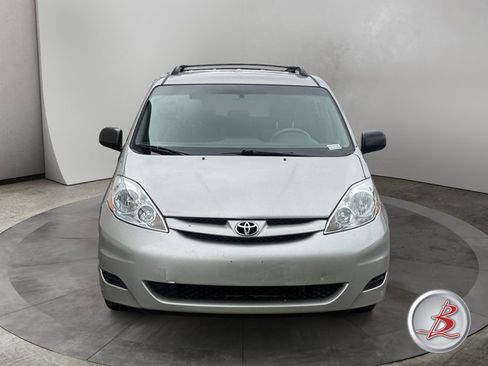 Used 2006 Toyota Sienna CE image 2