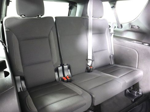 Used 2022 Chevrolet Suburban LS image 42