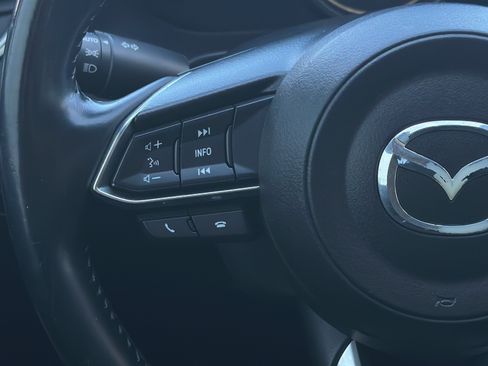 Used 2018 MAZDA MAZDA3 Touring FWD image 11