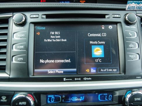 Used 2019 Toyota Highlander Plus AWD/4WD image 20