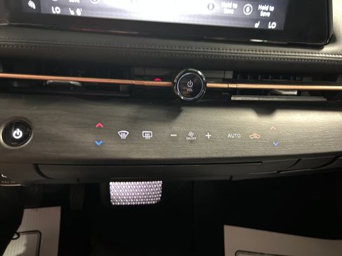 Used 2023 Nissan Ariya FWD image 17