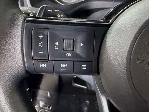 Used 2023 Nissan Rogue SV FWD image 14