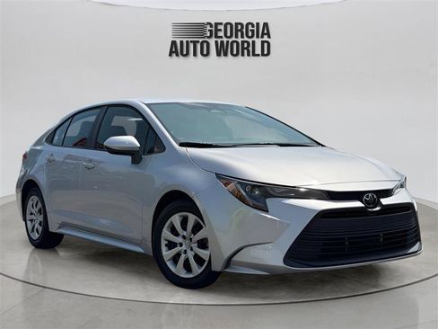Used 2023 Toyota Corolla LE FWD image 10