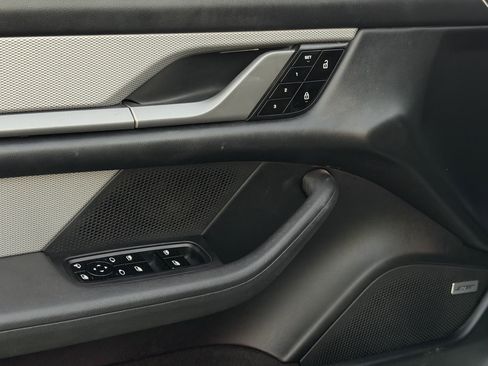 Used 2021 Porsche Taycan 4S image 34