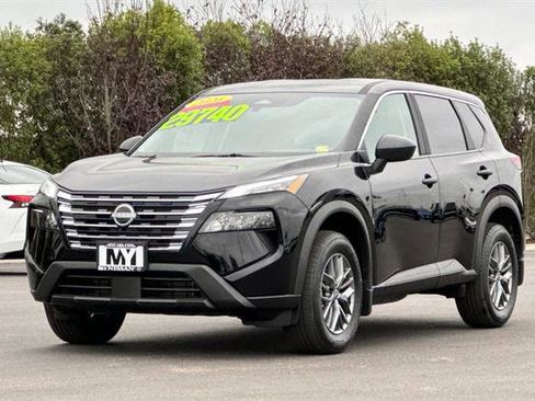 New 2026 Nissan Rogue S image 8