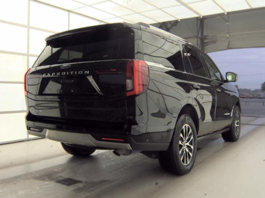 Used 2025 Ford Expedition Platinum AWD/4WD image 5