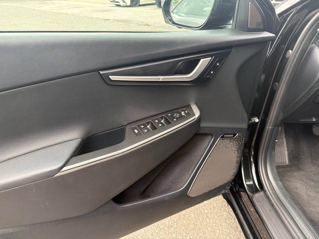 Used 2023 Kia EV6 Wind w/ Wind Technology Package AWD/4WD image 13