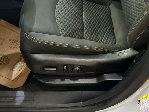 Used 2018 GMC Terrain SLE w/ Driver Convenience Package FWD image 19