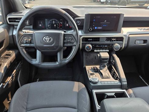 Certified 2026 Toyota Tacoma SR5 AWD/4WD image 17