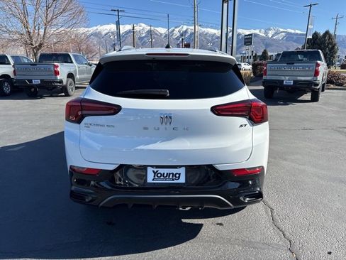 Used 2024 Buick Encore GX Sport Touring image 6