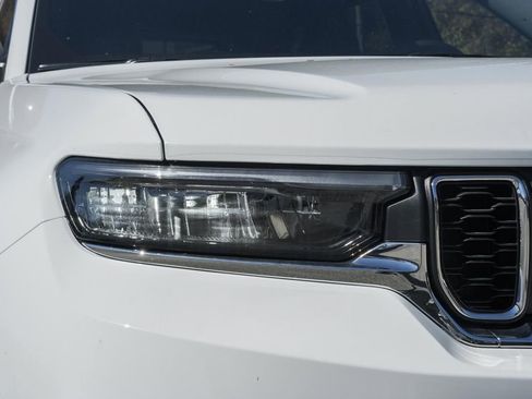 New 2025 Jeep Grand Cherokee Laredo X w/ Luxury Tech Group I image 13