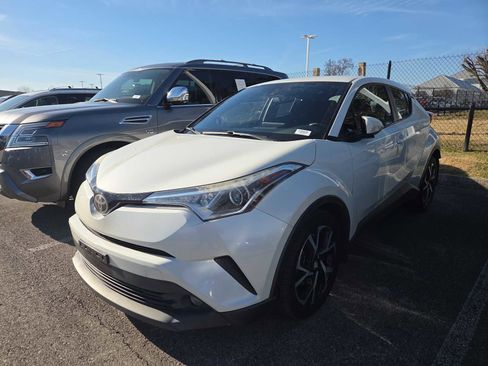 Used 2018 Toyota C-HR XLE image 10