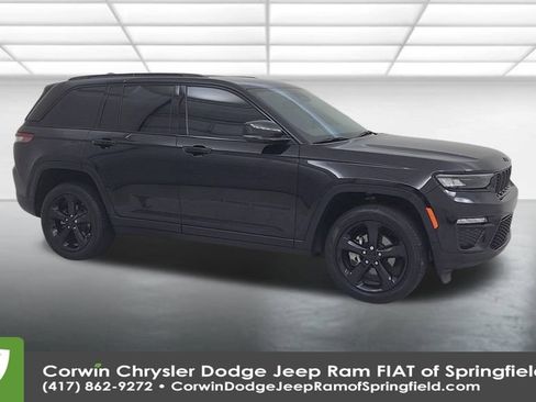 Certified 2023 Jeep Grand Cherokee Limited w/ Black Appearance Package image 2