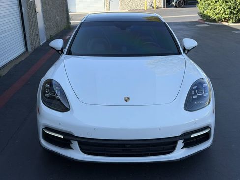 Used 2018 Porsche Panamera 4 w/ Premium Package AWD/4WD image 11