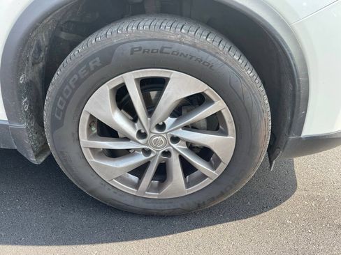 Used 2015 Nissan Rogue SL w/ SL Premium Package FWD image 10