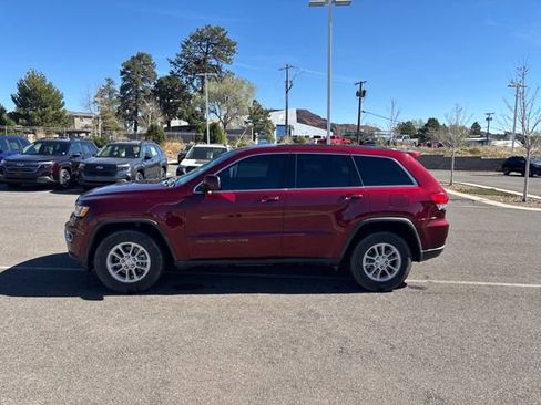 Used 2018 Jeep Grand Cherokee Laredo image 6