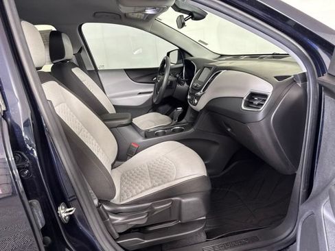 Used 2020 Chevrolet Equinox LT w/ LPO, Floor Liner Package AWD/4WD image 4