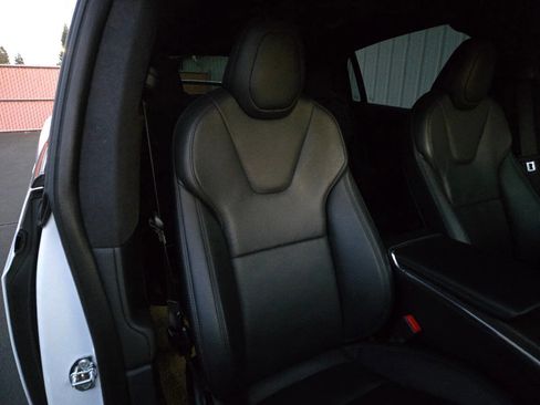 Used 2022 Tesla Model X Base AWD 4dr SUV image 28