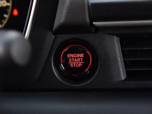 Used 2025 Honda Pilot Touring image 20