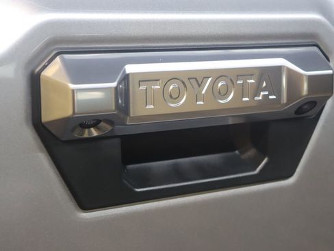 Used 2024 Toyota Tacoma Limited w/ Limited Package (LT) image 23