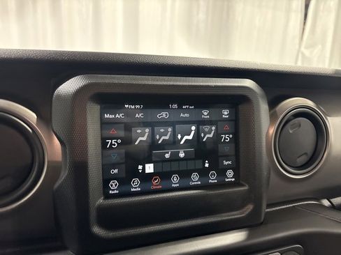 Used 2021 Jeep Wrangler Unlimited Sport image 18