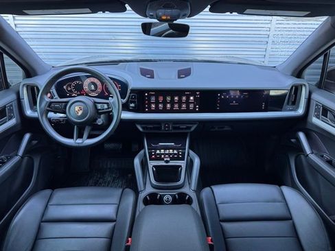 Certified 2025 Porsche Cayenne image 16